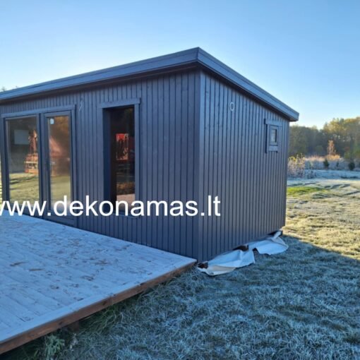 Karkasinė pilnai įrengta pirtis 6x3 m su pristatymu pagal kilometrus – tvirta ir ilgaamžė pirtis jūsų kiemui.