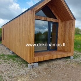 Tromse Mini 24 m² SIP namas su dideliais langais ir moderniu dizainu
