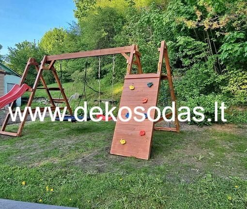 Vaikų žaidimo aikštelė, pagaminta iš aukščiausios kokybės medienos, atitinkančios EU standartus, su nemokamu impregnavimu ir surinkimu, skirta smagiam laiko praleidimui kieme