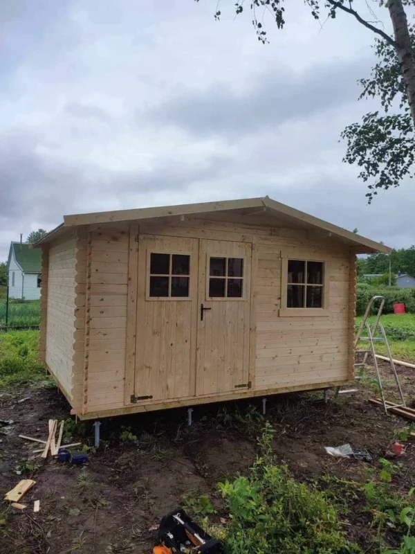 Medinis sandėliukas 4x3 m.