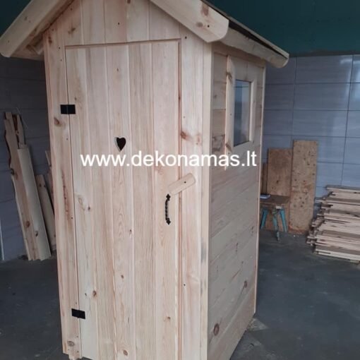 Medinis lauko tualetas 1x1 m.