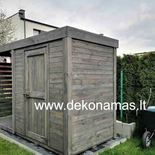 Medinis sandėliukas su malkine 1,5x3,5 m, pagamintas iš 2 cm storio lentų, su grindimis ir nemokamu impregnavimu pagal pasirinkimą.