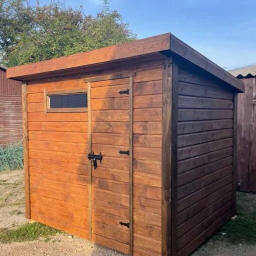 Karkasinis medinis sandėliukas