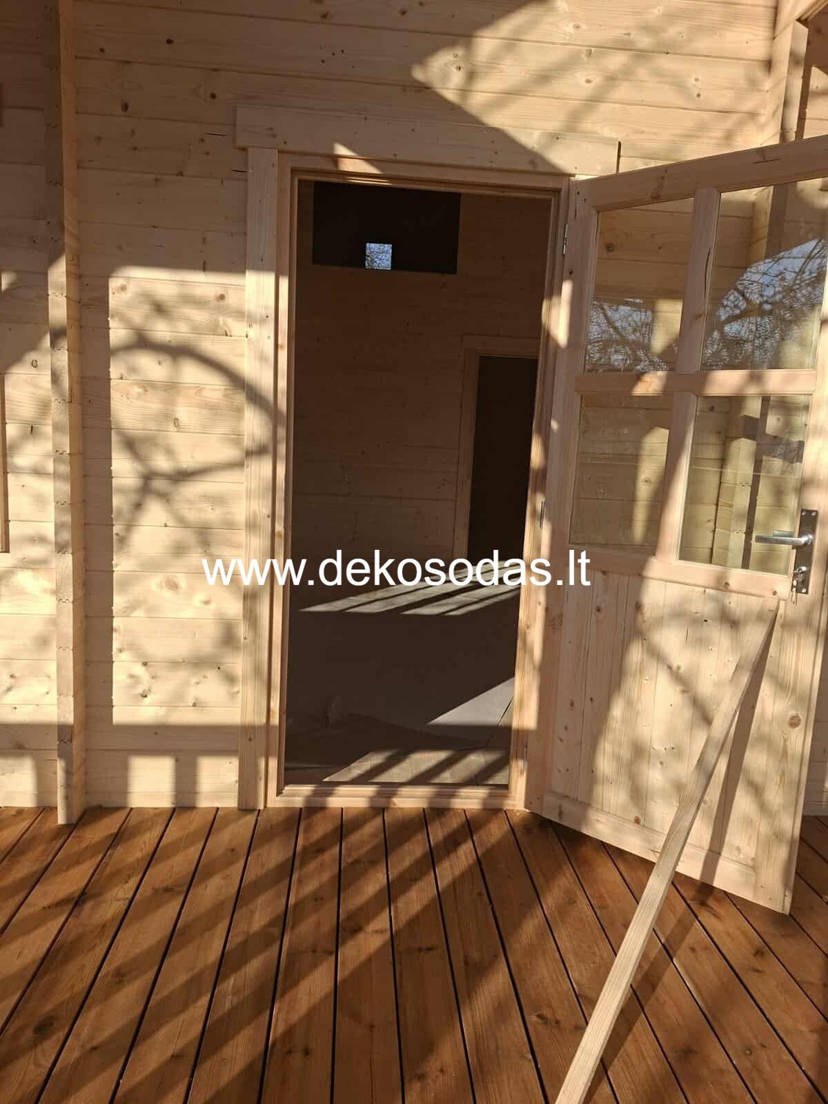 Medinis sodo namas Lora maxi 6×8 m + 2 m terasa – erdvus, aukštomis lubomis, pritaikomas pagal užsakymą - Image 15