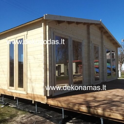 Medinis sodo namas 7.5×6.6 m su 2 miegamaisiais ir svetaine