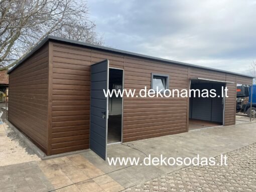 Riešuto medžio imitacijos skardinis garažas su sandėliu ir pastoge 11x5 m – RAL 7016