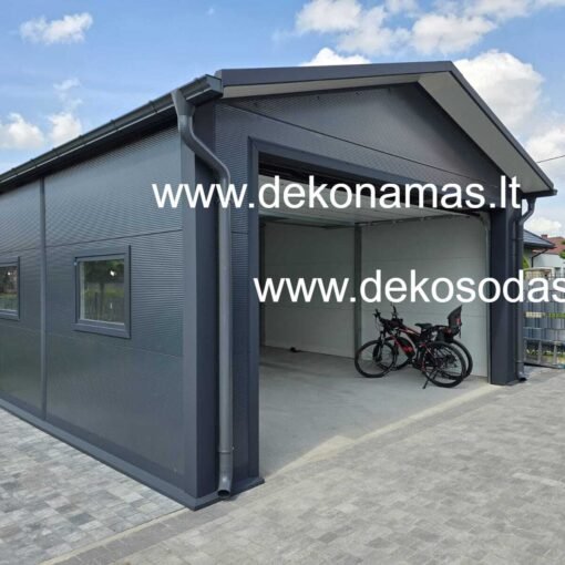 Šiltintas metalinis garažas iš sandwich plokščių, 4x6 m, su segmentiniais vartais