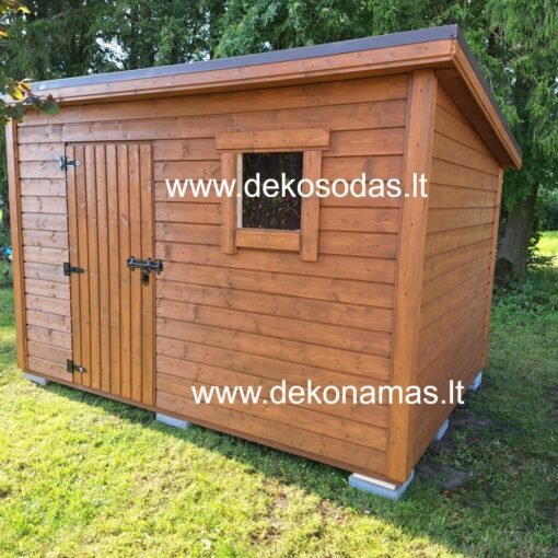 Medinis karkasinis sandėliukas su malkine, pastatytas ant trinkelių, 2.5x3.5 m dydžio