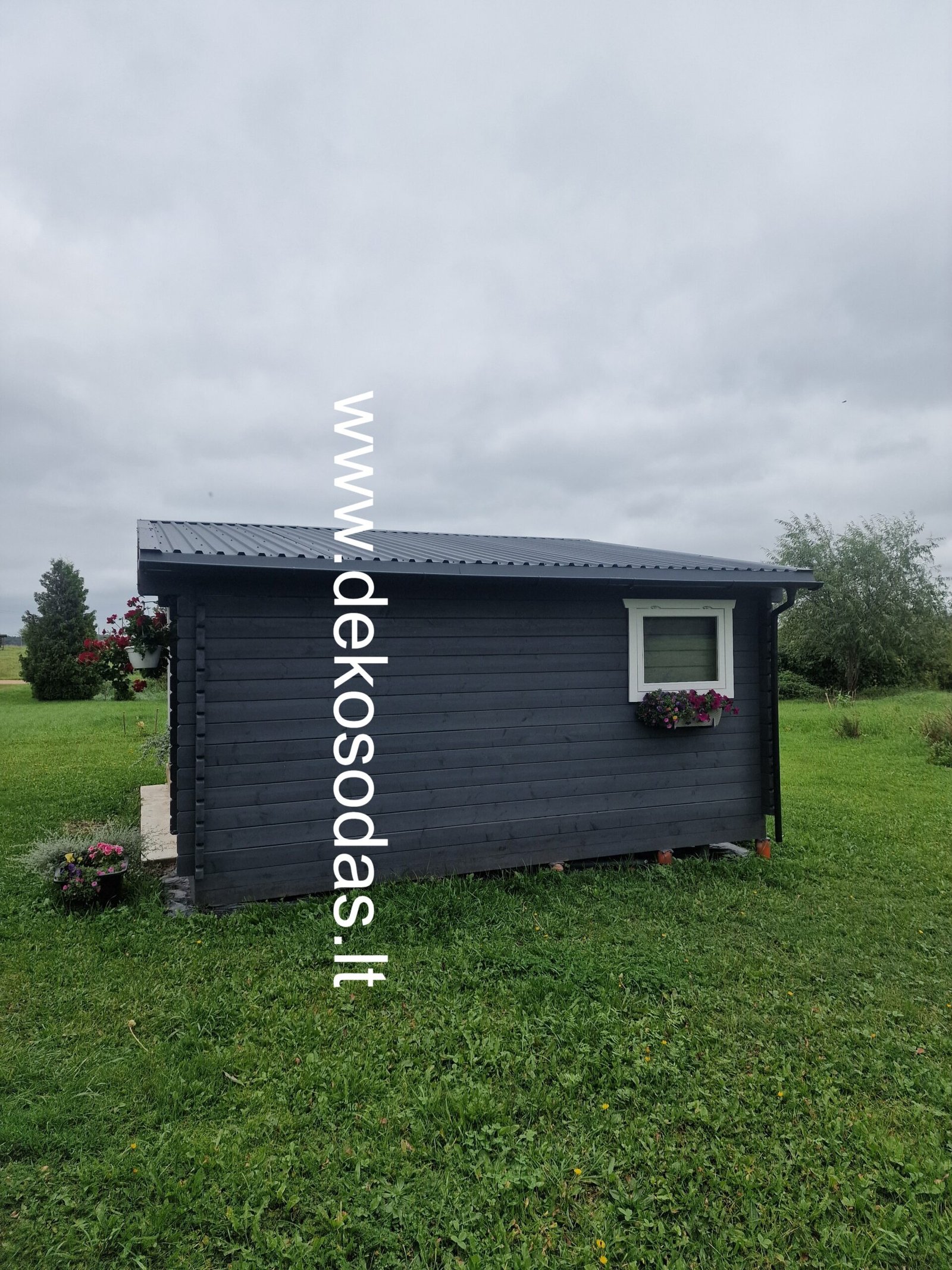 Medinis namelis garnys iš sienojų