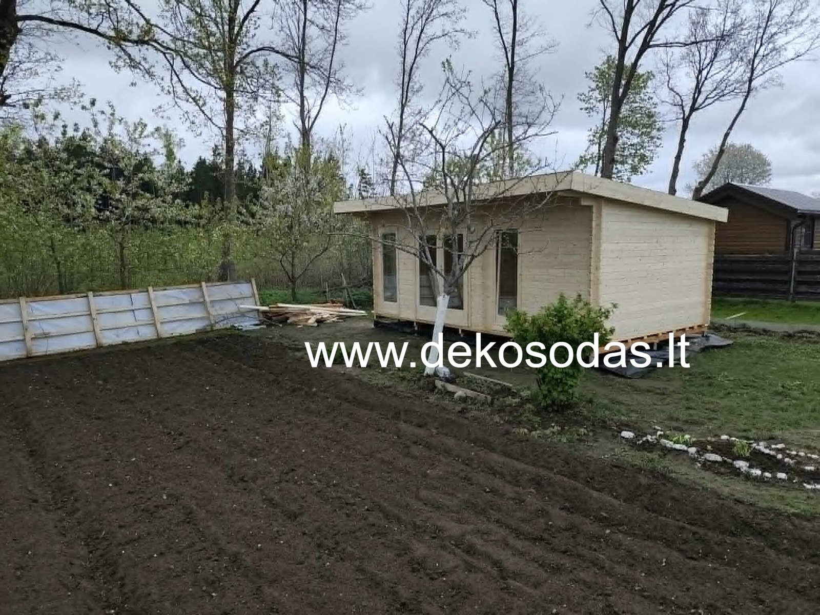 MEDINIS SODO NAMAS „MINDREN“ – 580×390 cm, 40 mm, su dviejomis patalpomis