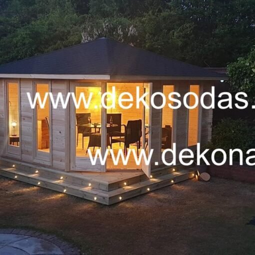 kampinė medinė pirtis 400x400 cm iš 40 mm sienojų su dideliais langais