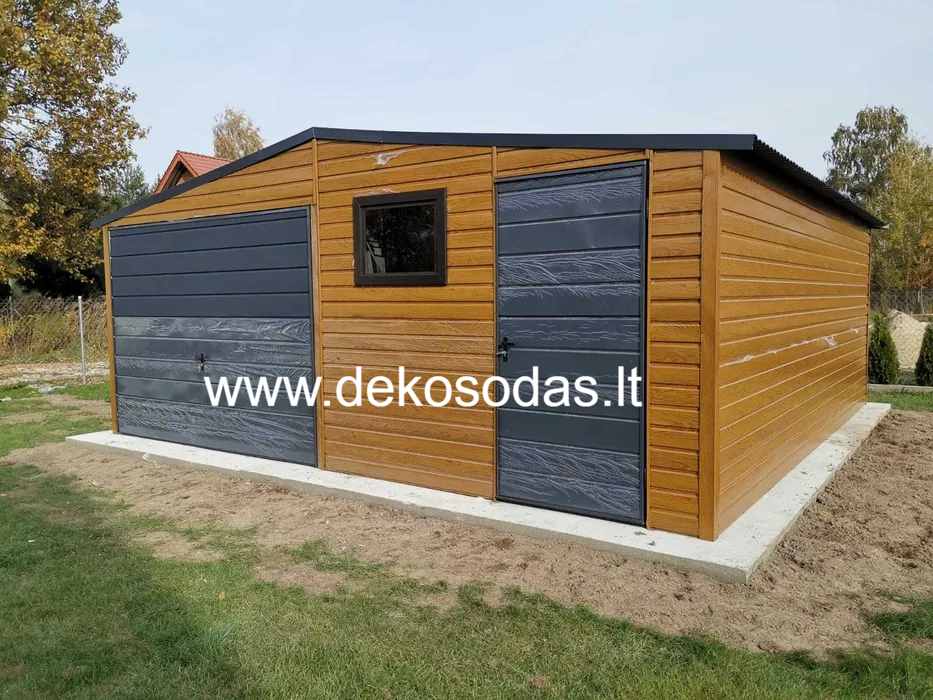 Skardinis garažas 6×6 m su pakeliamais vartais, medžio imitacija, dvišlaitis stogas - Image 4