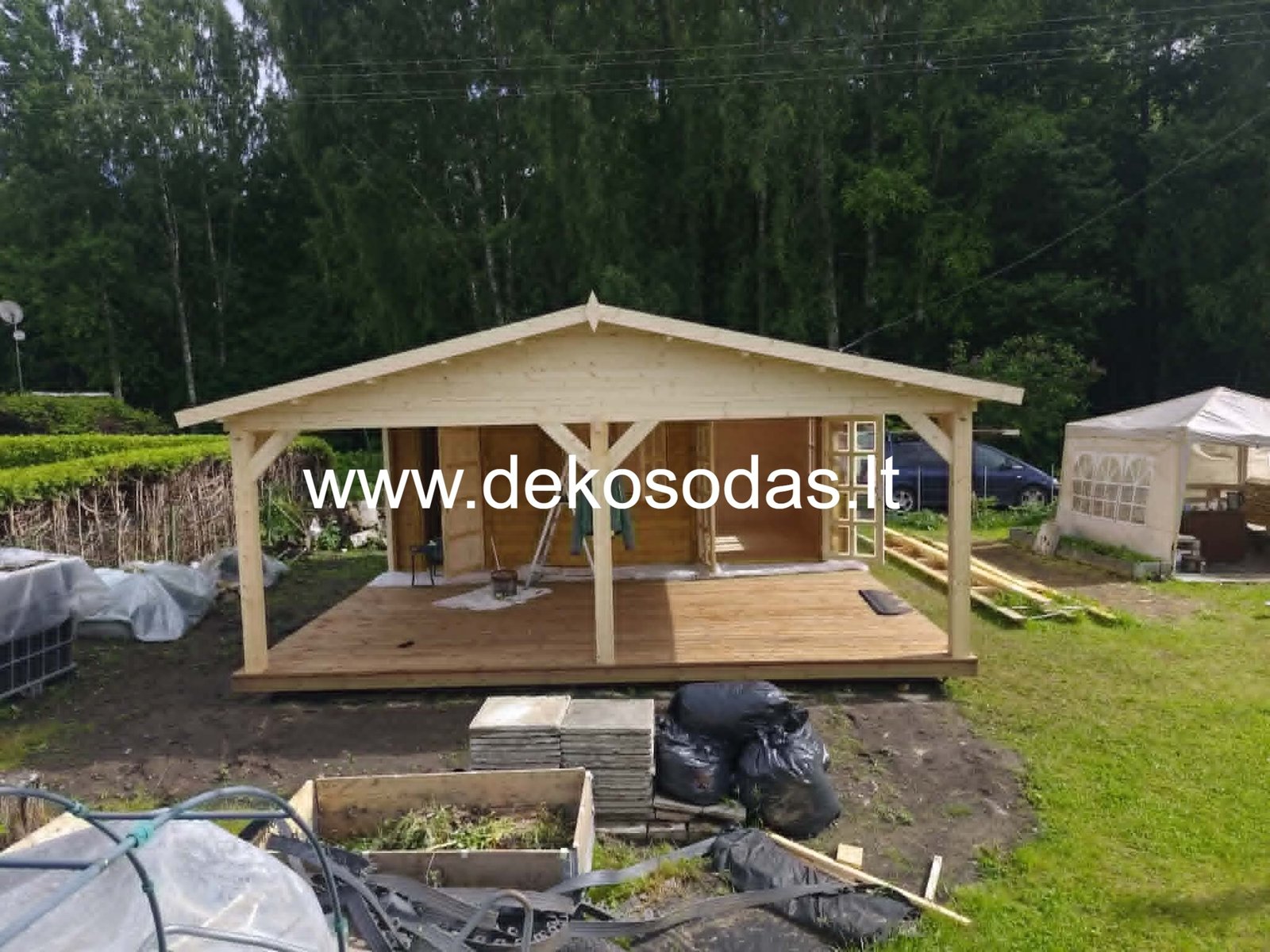 MINERO 6x8 m – medinis sodo namelis su erdvia pastoge (44 mm) - Image 6