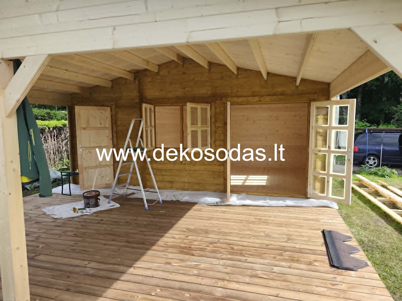 Minero 6x8 m medinis sodo namelis su 6x4 m pastoge ir sandėliuku
